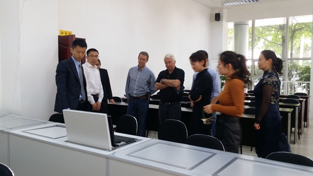 优尼科东海有限公司HES专家组到公司参观考察