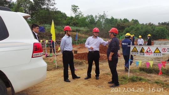 省检修公司领导检查500千伏山桃一二三四线电力线路迁改工程(3标)施工工作