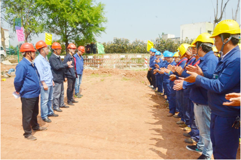 500千伏山桃一二三四线电力线路迁改工程(3标)举行基础首浇仪式