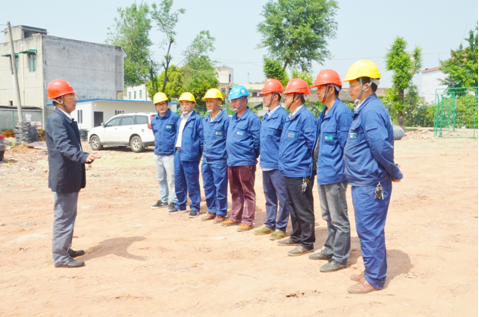 500千伏山桃一二三四线电力线路迁改工程(3标)举行基础首浇仪式