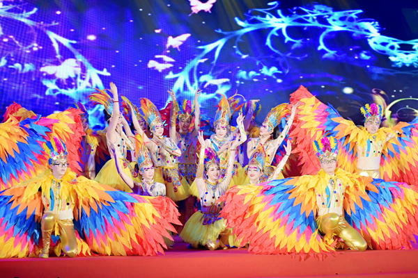 金年会电力集团庆祝改革开放40周年文艺汇演暨2019年新春团拜会隆重举行