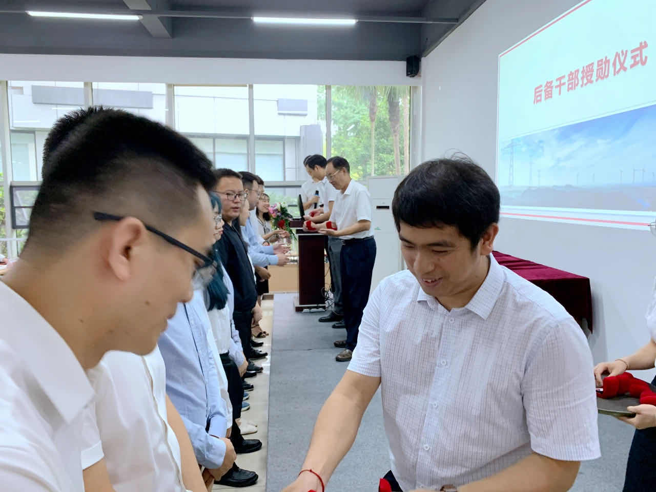 金年会电力集团后备干部培养签约仪式| 携手共赢,匠心传承